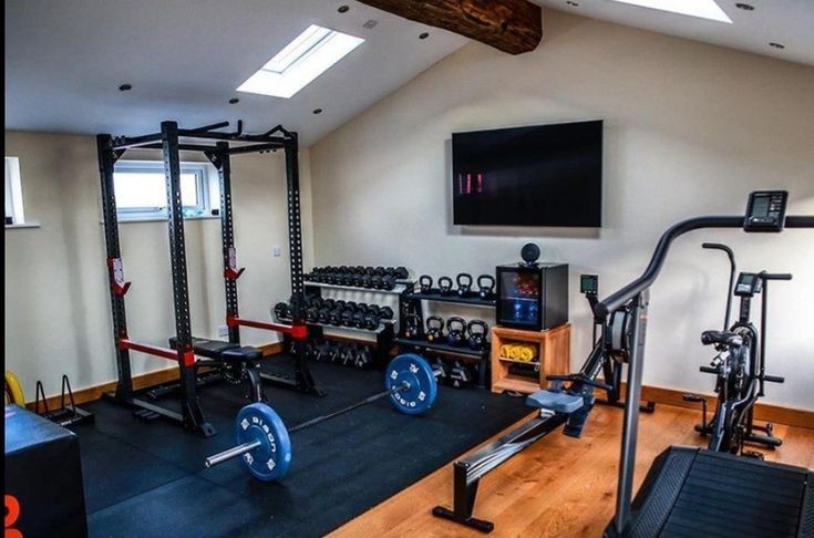 La Tua Palestra a Casa: Guida Completa per gli Over 40