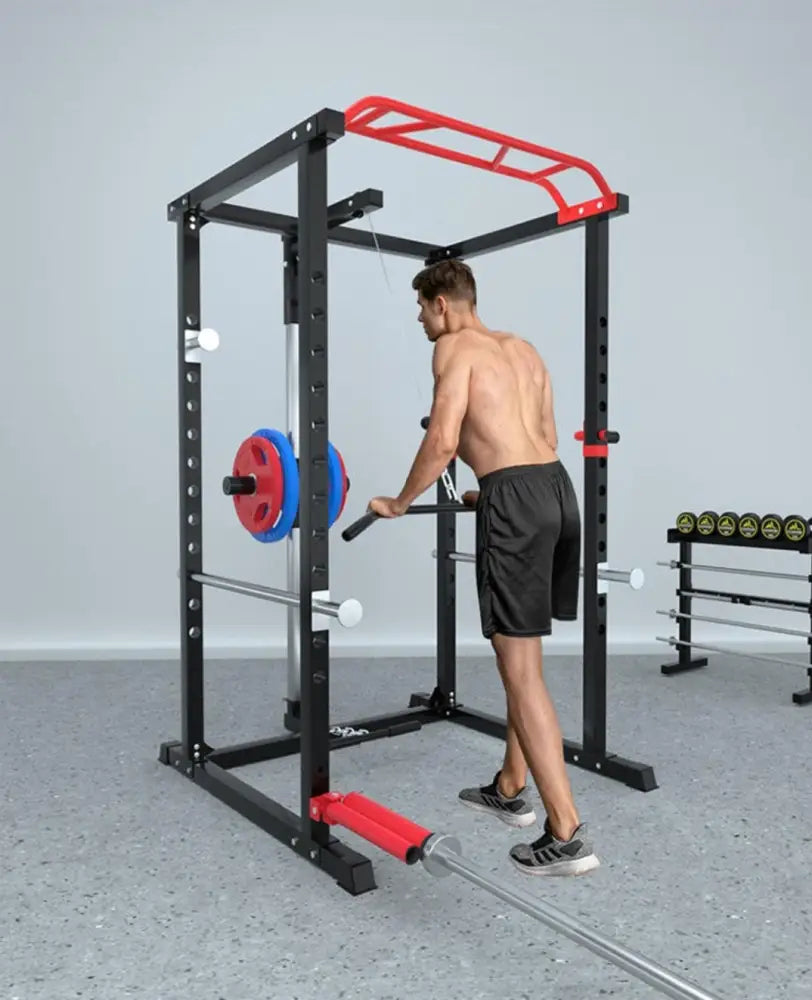 Il rack multifunzione è completo di lat machine per un allenamento ancora piu completo 
