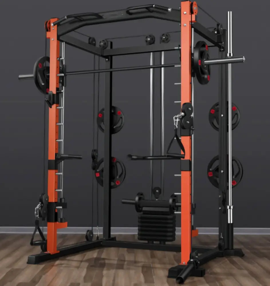 Power rack con accessori, cavi e barra dip per workout completo e progressivo.